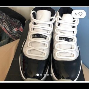 Worn a little still amazing condition Jordan 11 concord size 11